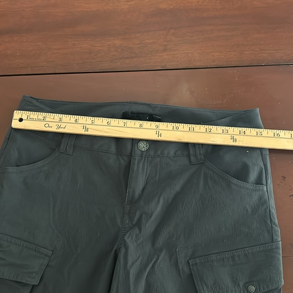 Prana Gray Capri zip off to shorts - Picture 4 of 8